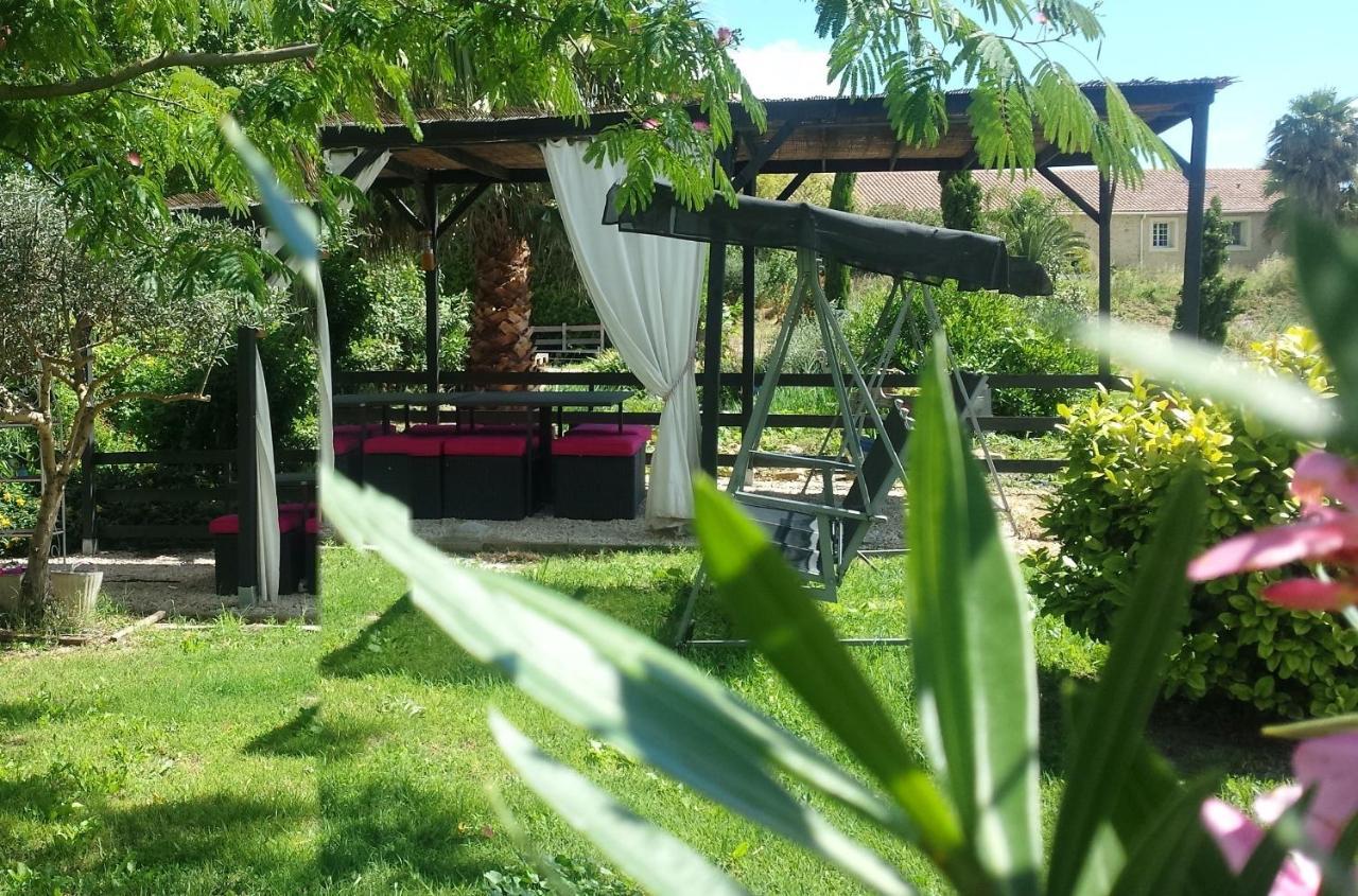 Aux Roses De L'Etang Hotel กาเปสตอง ภายนอก รูปภาพ