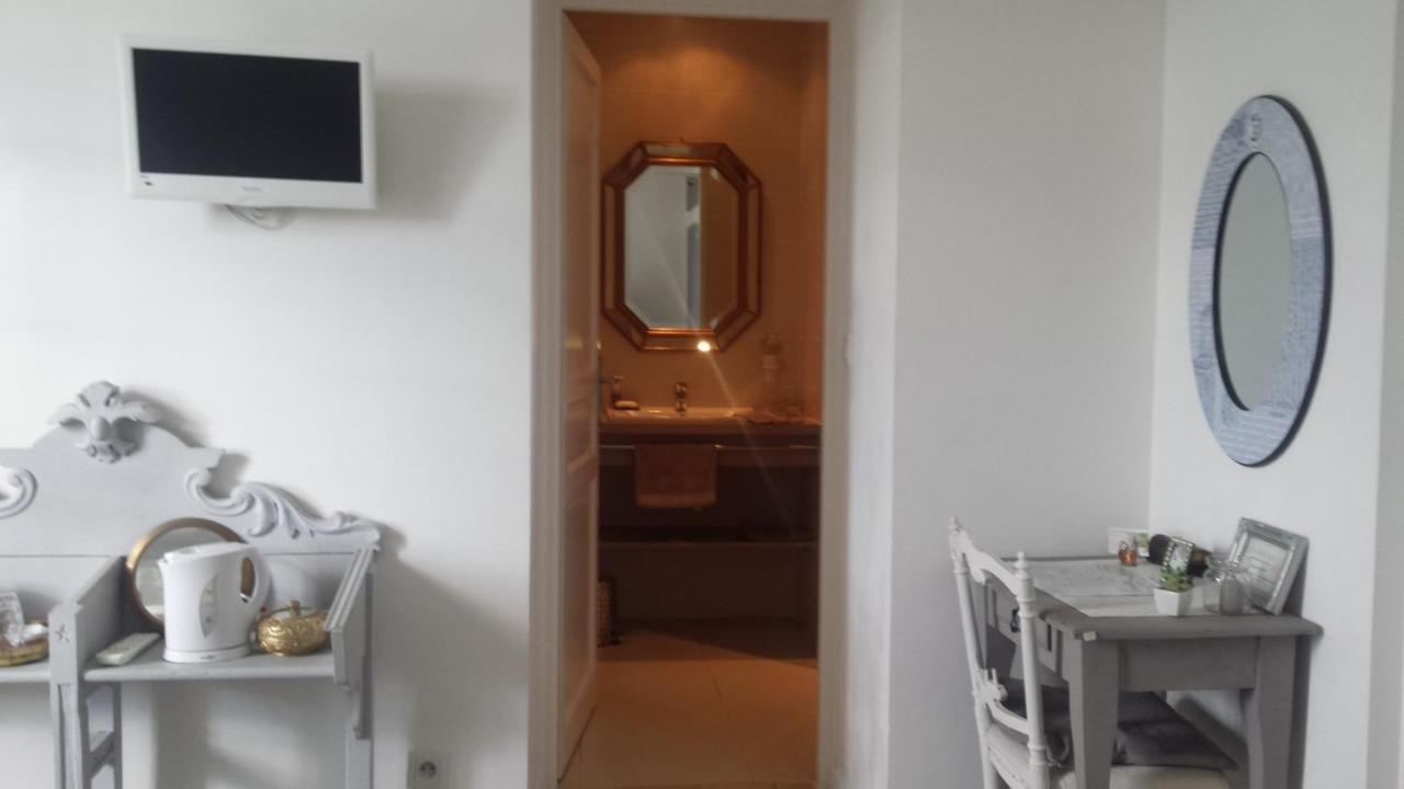 Aux Roses De L'Etang Hotel กาเปสตอง ภายนอก รูปภาพ